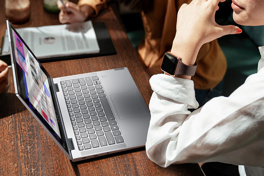 Yoga 7i Lenovo: o portátil perfeito para si, saiba porquê 