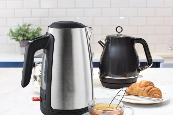 Como limpar e descalcificar a chaleira elétrica