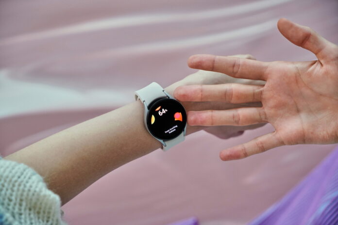 Smartwatch ou smart ring: qual faz mais sentido para ti?