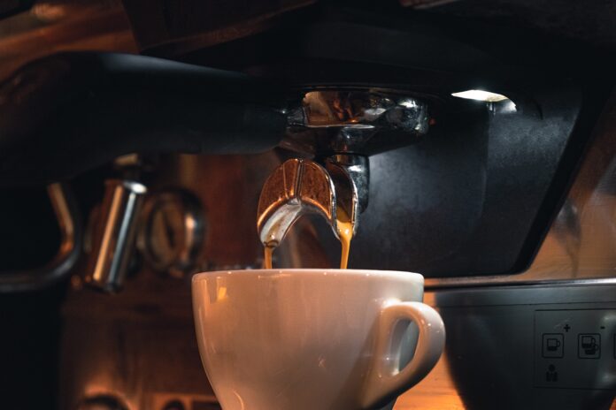  5 sinais de que a tua máquina já não acompanha o café que gostas de beber
