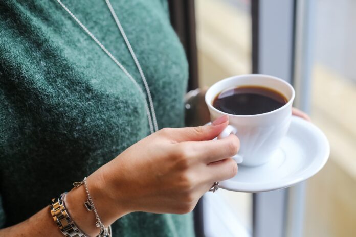 Espresso, latte ou iced: encontra a máquina certa para o café que realmente bebes