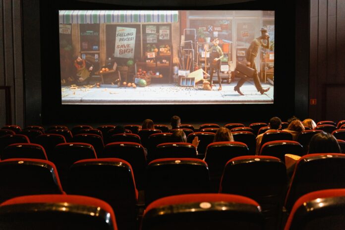 Transforma a tua sala num cinema em casa