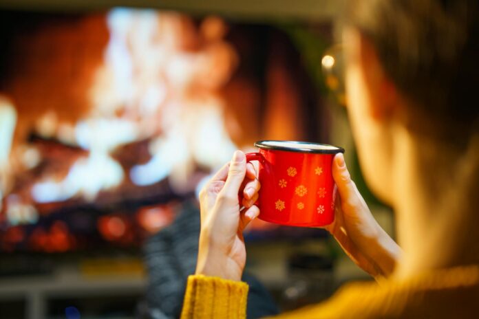 Como escolher o televisor ideal para ver filmes de Natal em grande